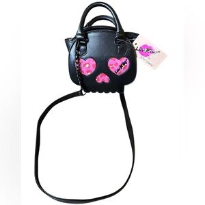 NWT Luv Betsy Johnson Halloween/ Fall, Black Mini Skull Bag with Heart Accents!